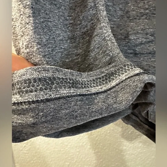 Athleta Seamless Tank size XS / Stretch Athletic Sleeveless Top XS/S - Picture 4 of 9